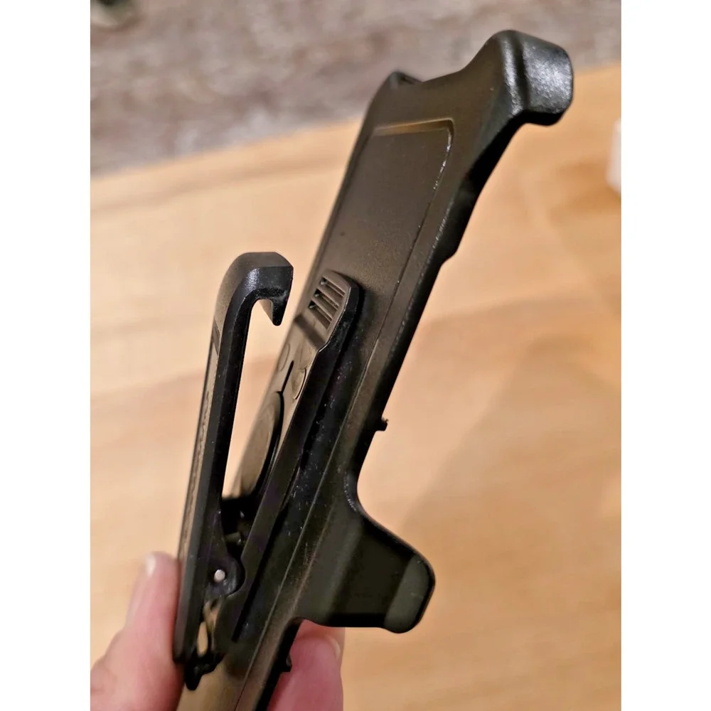 OtterBox Defender Pro Case w/ Holster for Apple iPhone 15 Pro Black Rugged Cover